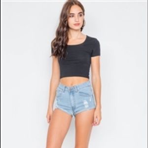 ✨🛍✨NWT Distressed Denim Shorts